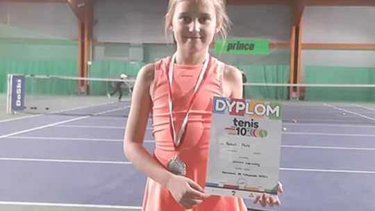 Druga lokata młodej tenisistki Akademii Tenisowej Masters w Warszawie.