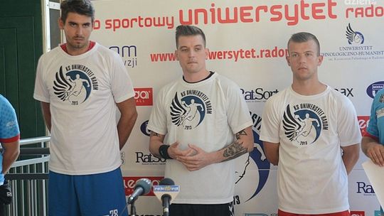 Duże wzmocnienia szczypiornistów