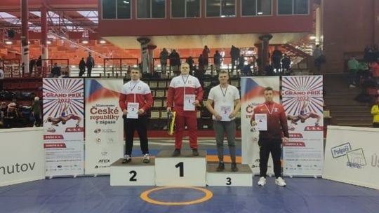 Dwa medale zapaśników Olimpijczyka Radom w Czechach