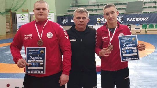 Dwa medale zapaśników Olimpijczyka Radom
w mistrzostwach Polski kadetów
