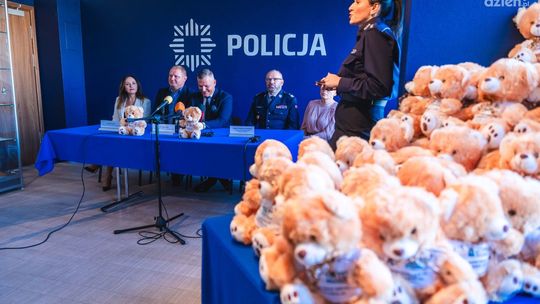 Dwa tysiące pluszaków trafiło do wojewódzkiej policji