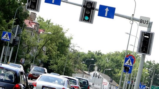 Dwie firmy chcą naprawiać światła