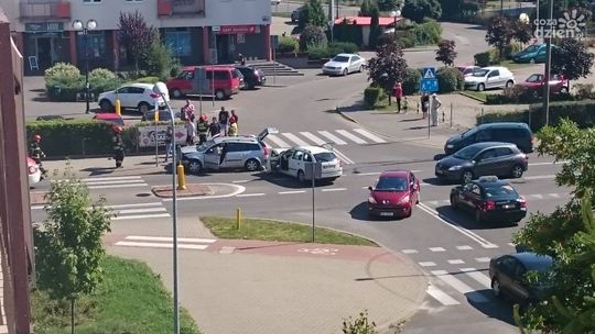 Dwie kolizje, sześć aut