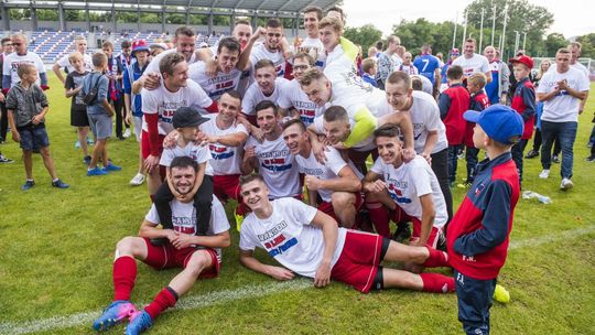 Dwóch piłkarzy opuszcza Broń