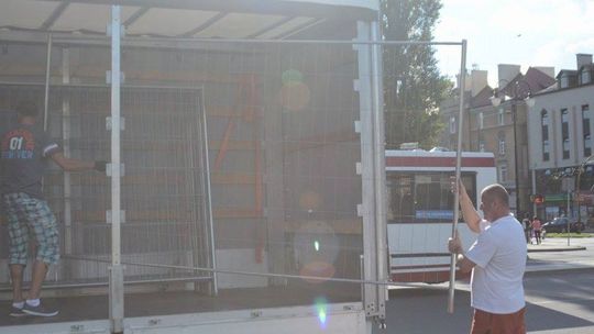 Dworzec PKP. Znika ogrodzenie na parkingu