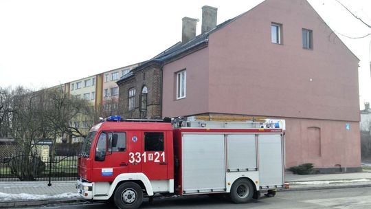 Dym na poddaszu kamienicy przy ulicy Chałubińskiego