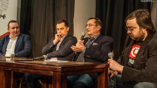 Dyskutowali o populizmie