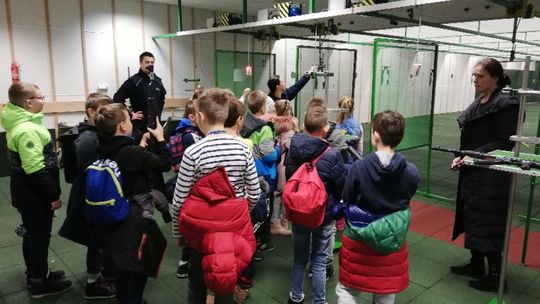 Dzieci odwiedziły policjantów