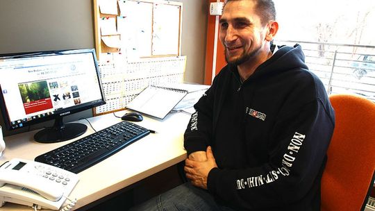 Dzieci przełamują fale