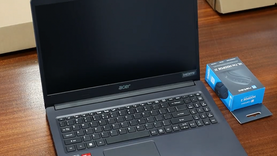 Dzieci z gminy Jedlińsk z komputerami 