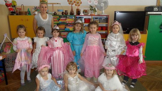 Dzień Bajek w PSP 32