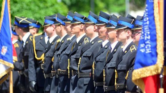 Dzień Strażaka. Awanse, odznaczenia i nowy samochód