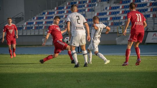 Dziesięciu zawodników z pierwszego zespołu Legii Warszawa zagra dziś w Radomiu z Bronią! 