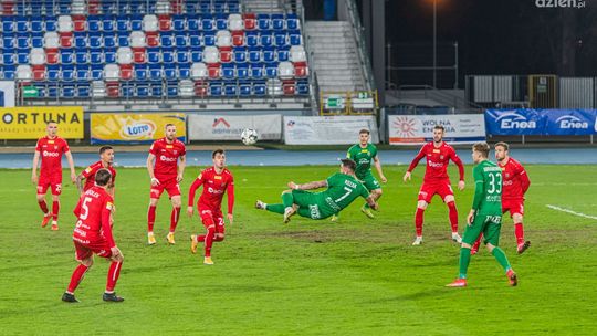 Dziewięć meczów do szczęścia? Radomiak głośno puka do drzwi Ekstraklasy!