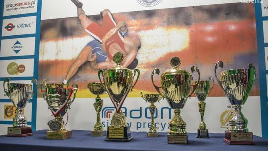 Dziewięć medali zapaśników Olimpijczyka Radom w Bełchatowie