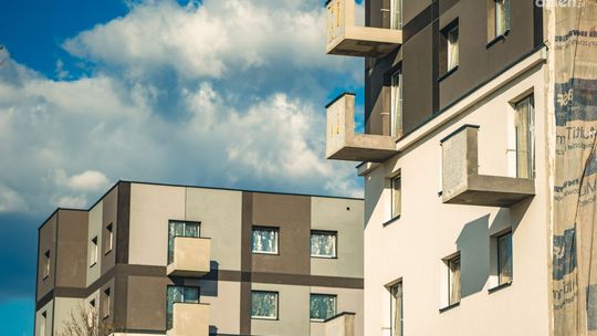 Dziewięć razy więcej wniosków niż mieszkań 