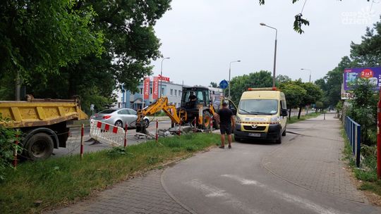 Dziura w jezdni na ul. Okulickiego