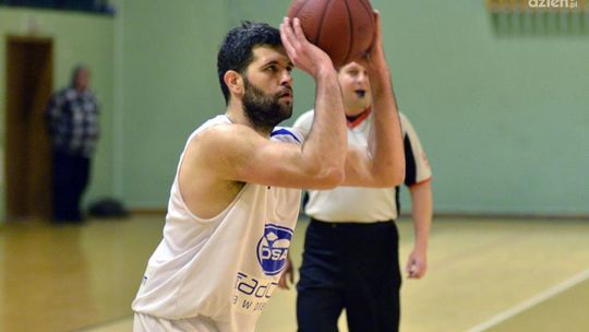 Efektowne zwycięstwo UTH Rosy w meczu z Sokołem