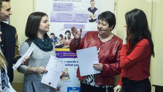 "Ekonomik" pokonał 450 rywali. Po angielsku