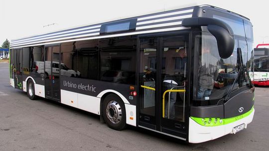 ELEKTRYCZNY AUTOBUS W RADOMIU