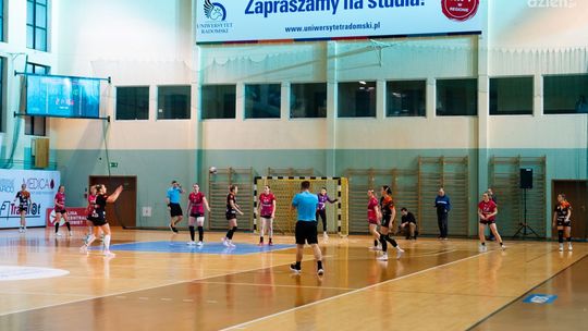 Elmas-KPS APR Radom wygrał z MKS-em Vitamineo Jelenia Góra