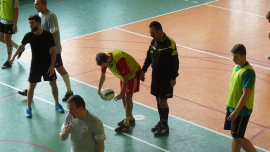 Eltast pierwszym liderem