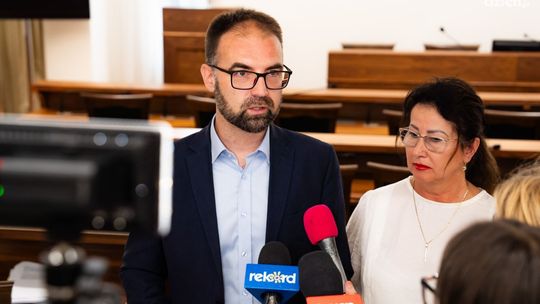 Emisja obligacji, pokrycie straty szpitala i miejscowe plany zagospodarowania. W poniedziałek sesja rady miejskiej