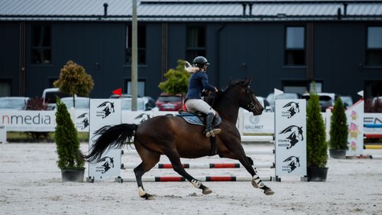 Emocje i jeździeckie wyzwania. III edycja Zawodów Regionalnych i Towarzyskich w Skokach Przez Przeszkody: Kozłów MG Prasek Auto Cup 2025
