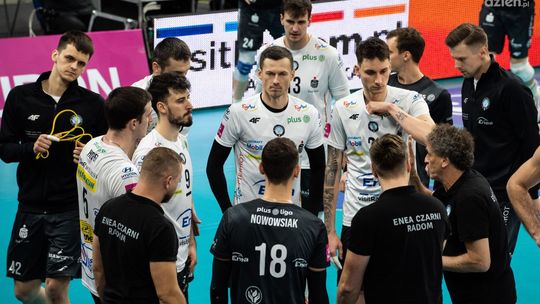 Enea Czarni Radom walczą o utrzymanie, Ślepsk Malow Suwałki o awans do play-off. W poniedziałek zagrają ze sobą w hali RCS