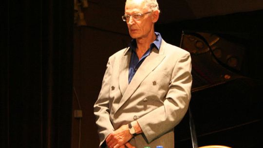 Eustachy Rylski o bezsensie życia i radomskich "Sportach"