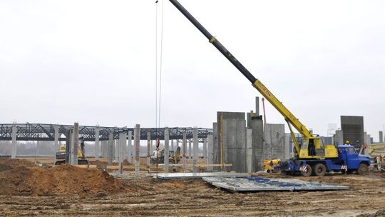 Fabryka Aplisens przy ulicy Hodowlanej pnie się w górę