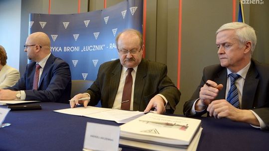 Fabryka Broni rozwija się i szuka pracowników