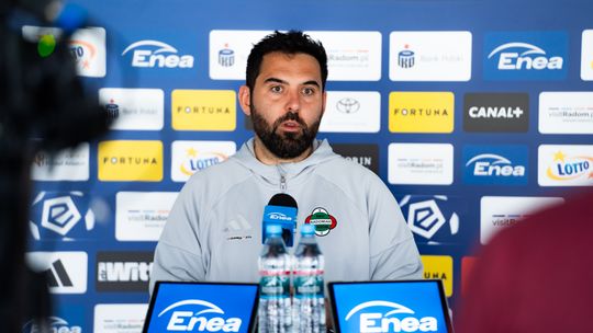 Feio zaskoczony pytaniem na konferencji. "Dalej chce pan być dziennikarzem sportowym?"