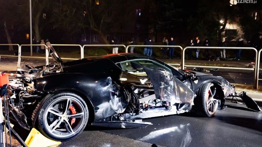 Ferrari rozbiło się w centrum Radomia