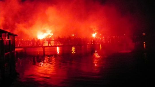 Feta kibiców oraz piłkarzy Radomiaka Radom po meczu derbowym