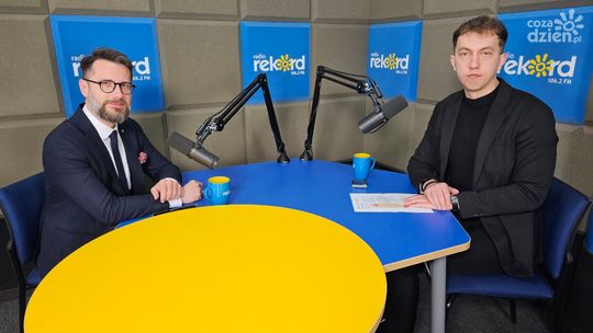 Fogiel: rządzący znowu zamieniają nasze miasto w mem, sadząc drzewa tam, gdzie słońce nie dochodzi