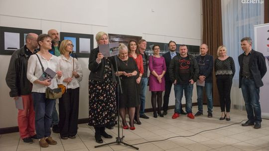 Fotograficzne „Zabawy (z) czasem”, wystawa fotografii w Resursie Obywatelskiej