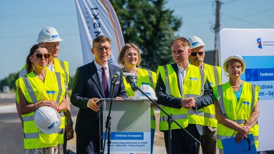 Fundusze Europejskie wspierają rozwój Powiatu Radomskiego. Trwa rozbudowa drogi powiatowej nr 3539W Radom - Gębarzów - Polany (III etap)