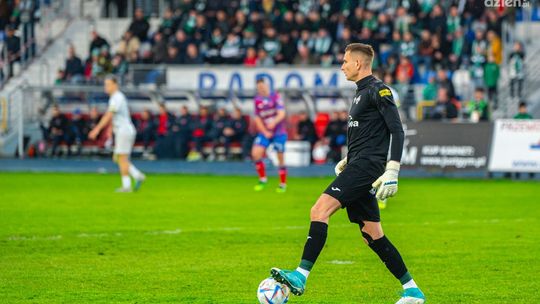 Gabriel Kobylak trenuje pod okiem Santosa
