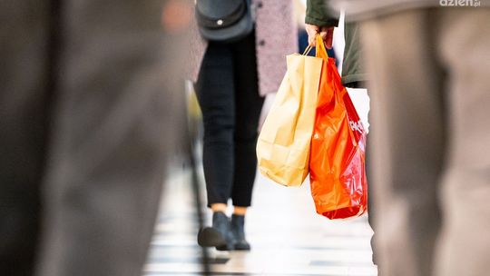 Galerie handlowe i muzea się otworzą. Godziny dla seniorów zniesione