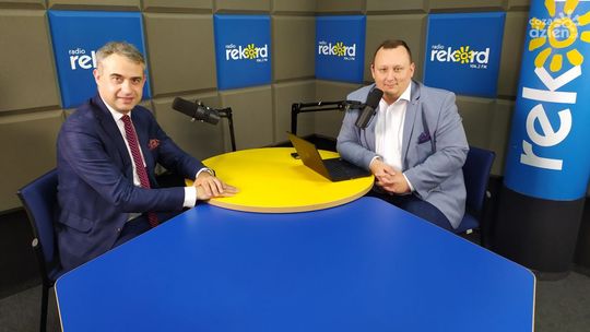 Gawkowski: Nie powstrzymamy uchodźców budując mur 