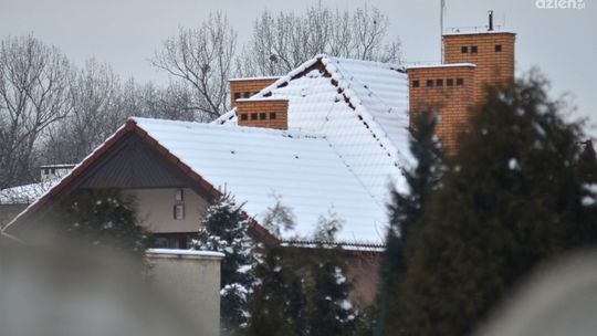 Gdy pada śnieg, trzeba pamiętać o dachu
