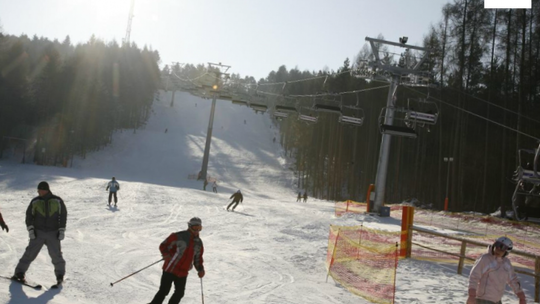 Gdzie na narty i deskę w regionie? Prezentujemy stoki
