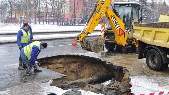 Gigantyczna dziura na ulicy 11 Listopada!