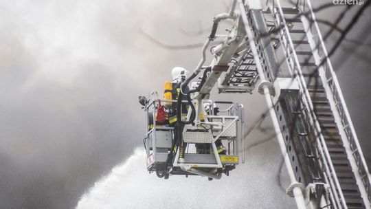 Gigantyczny pożar na ul. Wrocławskiej! Zobacz zdjęcia i film!