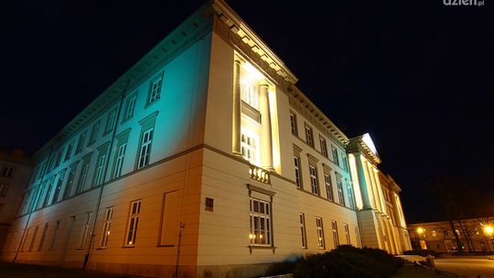 Gmach Corazziego na niebiesko