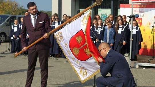 Gmina Gózd ma nowy sztandar. Za nami oficjalne uroczystości 