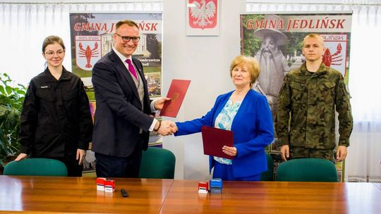 Gmina Jedlińsk podpisała umowę o współpracy z XI LO