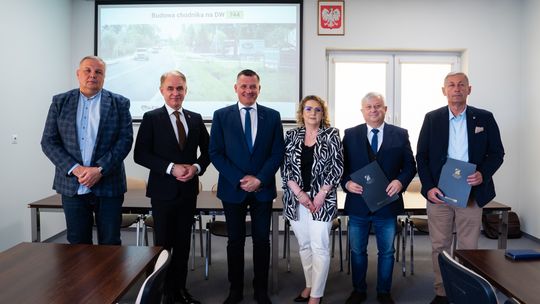 Gmina Kowala inwestuje w bezpieczeństwo. Powstanie chodnik przy trasie wojewódzkiej Gmina Kowala inwestuje w bezpieczeństwo. Powstanie chodnik przy trasie wojewódzkiej