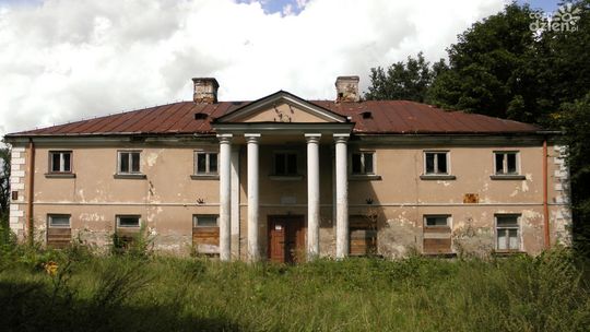 Gmina Orońsko chce wyremontować Pałac w Łaziskach